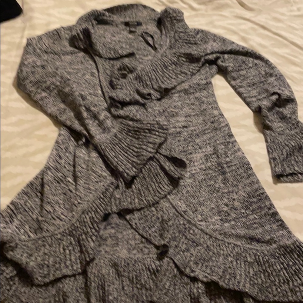 Beautiful black and white Alfani ruffled sweater